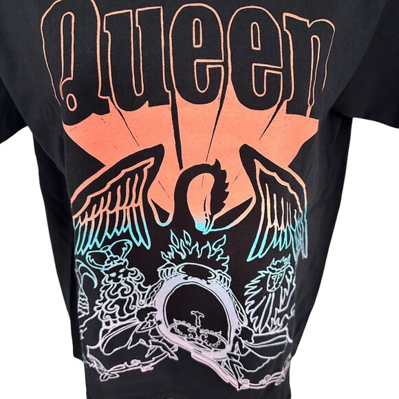 Queen Black Pastel Official Merch Size S Graphic Tee Shirt NWT - Picture 2 of 4